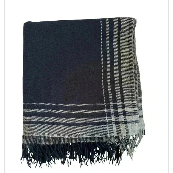 Women’s Wool Blend Poncho, Navy and Grey Plaid borders, One size fits most - Picture 6 of 6